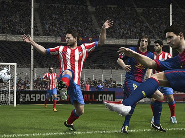 FIFA 14: Das bislang einzige Fußballspiel der PS4 im Test