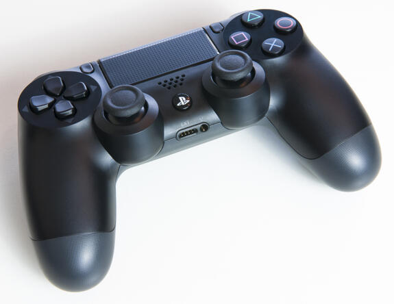 Playstation 4 im Test: Der neue DualShock 4 Controller