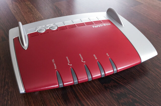 FritzBox 7490 Router: Die Oberseite mit fünf Info-LEDs