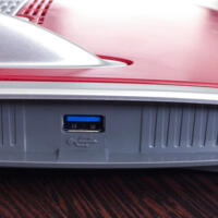 Fritz!Box 7490 Router: Der seitliche USB 3.0 Anschluss