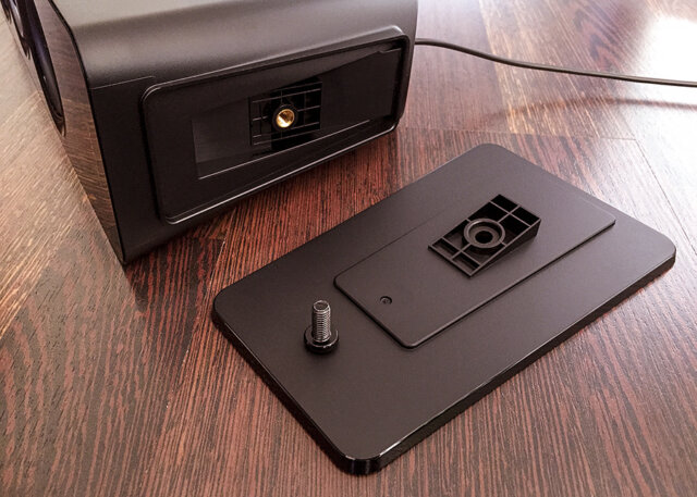 Creative T50 Wireless Lautsprecher: Ein Standfuß sorgt für mehr Stabilität