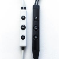 Klipsch X7i In-Ear Kopfhörer: Vergleich der Fernbedienung mit der Vorgängerversion (Klipsch S4i, links)
