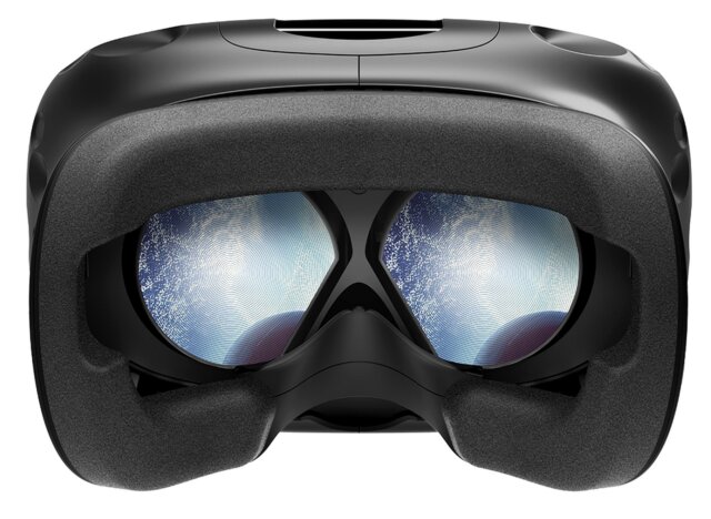 Ein Blick in die VR-Brille auf die innen verbauten Linsen - deutlich sind auch die Rillen in den Gläsern zu erkennen.