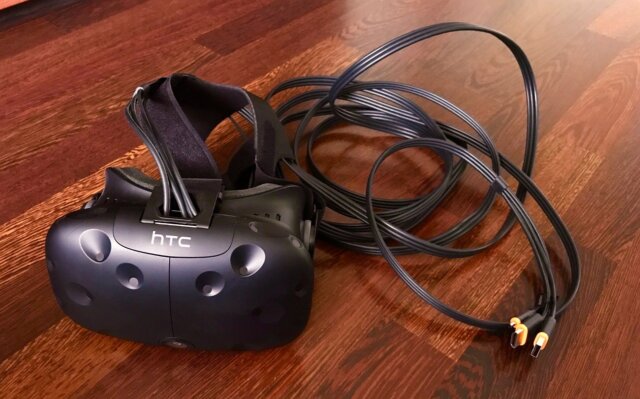 HTC Vive im Test: Die VR-Brille mit vielen Sensoren und Kabeln