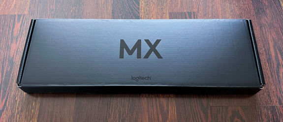 Logitech MX Keys im Test: Edle Innenverpackung mit MX-Schriftzug