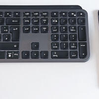 Logitech MX Master 3 Maus und MX Keys Tastatur mit MEER DER IDEEN Mauspad mit Beleuchtung