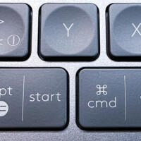 Logitech MX Keys im Test: Kombinierte Beschriftung der Windows- und Mac-Tasten