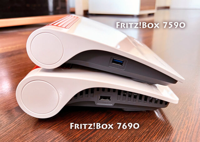 Fritzbox 7690 und 7590 im Vergleich: Der Vorgänger bot noch zwei schnelle USB 3.0 Anschlüsse, das neue Modell nur einen langsamen USB 2.0 Anschluss