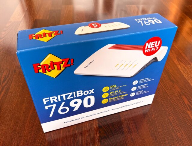 Die Verpackung des neuen Wi-Fi 7-Routers von AVM